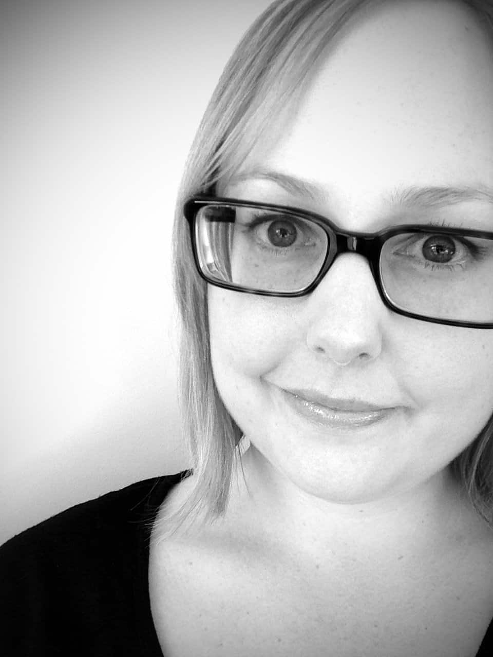 妮娜·米尔斯（Nina Mills）的188bet官网个人资188金宝博备用网址料图片感觉很好吃营养师墨尔本